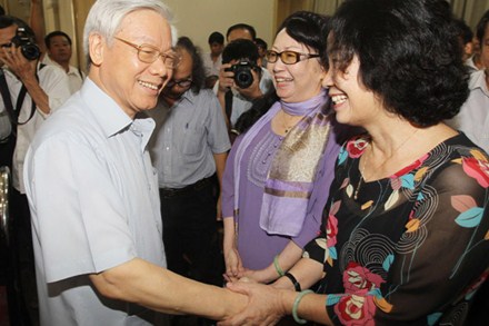 ສ້າງສາ ແລະ ປົກປັກຮັກສາປະເທດຊາດ, ຈຳເປັນຕ້ອງໄດ້ຮັບການອຸທິດຂອງບັນດານັກສິລະປະ